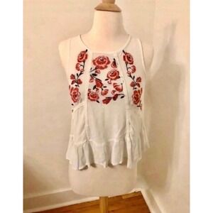 Xhilaration Embroidered Floral Sleeveless Blouse‎